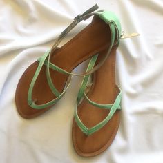 Brand New Size 10 Green And Gold With Tan Bottoms Casual Green Slingback Sandals With Ankle Strap, Green Casual Slingback Sandals For Beach, Casual Green Ankle Strap Slingback Sandals, Green Round Toe Slingback Sandals For Summer, Green Flat Slingback Sandals For Summer, Green Flat Slingback Sandals For Spring, Green Flat Heel Slingback Sandals For Summer, Green T-strap Sandals For Summer Beach, Green Synthetic Slingback Sandals For Summer