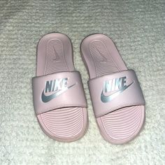 NIKE SLIDES Nike Slides Aesthetic, Pink Nike Slides, Nike Shoes Women Fashion, Bday Wishlist, Football Accessories, Pink Slides, Slides Women