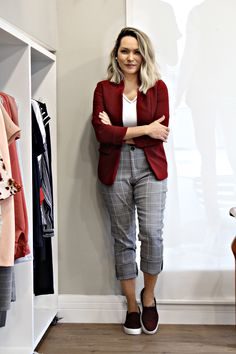 Checkered Pants Outfit, Edgy Work Outfits, Formal Chic, Look Casual Chic, Urban Fashion Trends, Elegante Casual, Santa Clara, Work Looks, Casual Fall Outfits