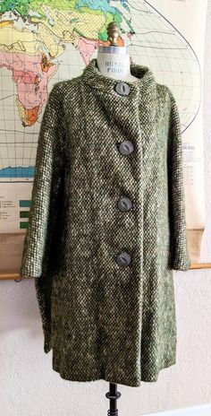 "Beautiful, soft, warm, thick Charming style Original buttons Fully lined Deep green and toasty russet with cream Bust 54\" Sleeve inseam 13\" Back length 39\" In good condition, has a tear in the back lining, see photos" Tweed Overcoat, Vintage Tuxedo, Evening Scarf, Silk Jacket, Embroidered Silk, Deep Green, Jackets & Coats, Jackets For Women, Silk