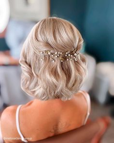 Wedding Updos For Short Hair ❤ From pixie cuts to buzz cuts to short bobs, we have you covered! And don't forget, the right hairpiece will only enchant your short bridal updo! #wedding #bride #weddingforward #weddinghairstyles Wedding Guest Hair Short Length, Medium Length Hairstyles Formal, Short Bob Party Hairstyles, Wedding Hair Short Bob, Bob Formal Hairstyles, Short Hair With Veil, Bob Wedding Hair, Mother Of The Bride Hair Short, Hair Dos For Wedding