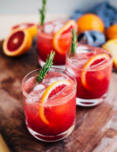 Aperol Spritz Mock Tail, Mocktail Aesthetic Dark, Fresh Mocktail Recipe, Blood Orange Mocktail Recipes, Simple Mocktails, Blood Orange Mocktail, Rosemary Mocktail, New Year Reset, Orange Mocktail