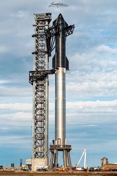 the space shuttle is on display at the launch pad