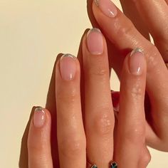 Metallic Manicure Ideas to Make Your Nails Sparkle | ND Nails Supply Neutral Nails With Silver Accent, Microtip Nails, Silver Accent Nails, Chrome Tip Nails, Nail Lines, Silver Tip Nails, Betina Goldstein, Metallic Nails Design, Nail Aesthetic