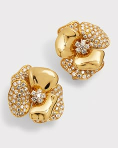 Leo Pizzo earrings    18karat yellow gold    Round white diamonds    Total carat weight: 2.34    Omega clips with post    For pierced ears    Made in USA Chanel Flower, 2024 Jewelry, Oval Jewelry, Shiny Jewelry, Diamond Jewelry Designs, Yellow Gold Earrings, Yellow Gold Jewelry, Chunky Jewelry, Floral Jewelry