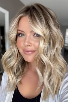 Hair Color Low Lights, Medium Length Waves, Bombshell Blonde, Timeless Hair, Fall Blonde Hair Color, Fall Blonde Hair, Lights Winter, 2023 Hair, Fall Blonde