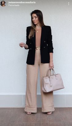 Wide Leg Pants Outfit Work, Outfit Elegantes, Wide Leg Pants Outfit, Casual Work Outfits Women, New Look Fashion, Business Outfits Women, Beige Outfit, Business Casual Outfits For Work, Easy Trendy Outfits