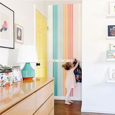 Bedroom Wall Decor Ideas, Wallpapers Home, Kids Rooms Inspo, Create A Gallery Wall, Rainbow Room, Wallpaper Home Decor, Home Decor Idea, Shared Room, Toddler Rooms