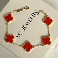 -Double Sided -Top Quality Tangerineonyx Clover Bracelet -5 Motifs -Au750 Stamp -%100 Hypoallergenic -Nickel Free -Will Not Tarnish Or Fade -Gold Plated Comes With Special Pouch If You Have Small Wrists, We Can Make The Bracelet Size As You Want. Please Write To Us And We Will Send It In The Length You Want. Red Clover Bracelet, Floral Cuff, Red Clover, Clover Jewelry, Wishlist 2024, Orange Bracelet, Sparkle Bracelet, Clover Bracelet, Open Cuff Bracelet