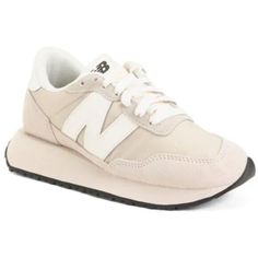 Cream Running Shoes With Round Toe For Jogging, Cream Running Shoes For Jogging, New Balance Cream Running Shoes For Sports, Cream Round Toe Sneakers For Jogging, Gum Sole Lace-up Running Shoes For Jogging, New Balance Low-top Running Shoes With Gum Sole, Vintage New Balance Low-top Sneakers, Vintage Low-top Running Sneakers, Retro High-top Running Shoes