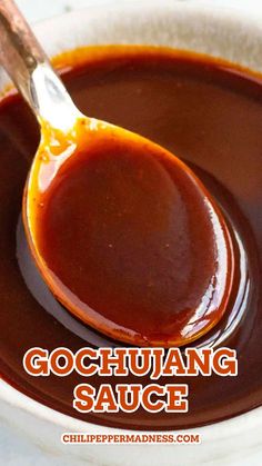 A spoonful of the delicious Gochujang Sauce in a spoon. Gojuchang Sauce Recipe, Gojujang Sauce, Chinese Sauces Recipes Easy, Go Chu Jang Sauce, Gochuchang Sauce, Gochujang Wing Sauce, Spicy Sauce For Noodles, Sweet Spicy Sauce For Chicken, Gogugang Sauce