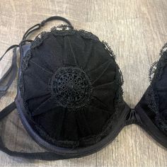 In Excellent Condition, No Callouts. This Bra Is Og 668$ Offers Are Accepted But No Lowballs! Elegant Black Bra With Lined Body, Black Evening Bra, Elegant Black Lined Bra, Black Partially Lined Evening Bra, Black Lace Trim Bra For Evening, Evening Black Bra With Lace Trim, Black Lace Bra With Removable Pads, Black Push-up Bra For Evening, Elegant Black Push-up Bra