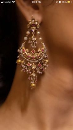 Bridal Earrings Indian, Big Earrings Gold, Antique Wedding Jewelry, Gold Jewelry Prom, Kids Jewellery, Jewelry Prom, Gem Beads, Dainty Jewellery, Gold Earrings Models