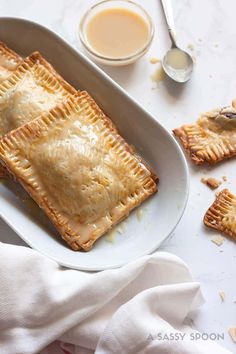 Guava Cheese Pop Tarts - A Sassy Spoon Guava Pie, Pop Tart Recipe, Egg Muffin Cups Healthy, Guava Cheese, Pollo Tropical, Guava And Cream Cheese, Guava Recipes, Egg Muffins Healthy, Refrigerated Pie Crust