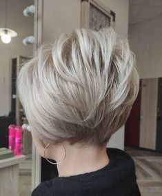 23 Hottest Short Stacked Bob Haircuts to Try This Year Short Inverted Bob Hairstyles, Stacked Inverted Bob Haircuts, Short Inverted Bob Haircuts, Short Stacked Wedge Haircut, Inverted Bobs, Short Stacked Bob, Stacked Bob Haircuts, Short Angled Bobs, Short Stacked Bob Haircuts