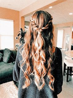 Western Hair Styles, Western Hairstyles, Glamorous Wedding Hair, Western Hair, Wedding Hair Half, Old Hairstyles, Half Up Half Down Hairstyles, Homecoming Hairstyles For Medium Length