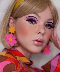 1960s Makeup, 70s Inspired Fashion, Vintage Makeup, Pink Makeup, Editorial Makeup