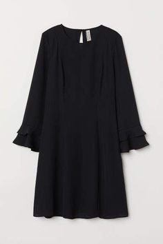 H&M Flounce-sleeved Dress - Black Casual Day Dresses, Trendy Fashion Tops, Button Style, Pretty Blouses, Causual Outfits, Indian Designer Outfits, Sleeved Dress, Frock Design, Muslimah Fashion