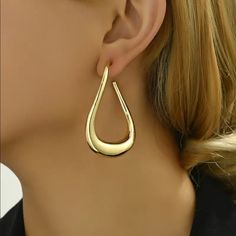 Brand New Women's Twisted Gold Hoop Earrings Genuine 14k Gold Plated Sterling Silver 2.1" Tall 1.3" Across Comfortable & Lightweight Retail Price $295 Buy With Confidence From A Trusted Seller With A 99%+ Feedback Rating! A0149 (Id-1028-) Trendy Teardrop Metal Hoop Earrings, Teardrop Metal Hoop Earrings, Teardrop Hoop Earrings For Party, Teardrop Yellow Gold Hoop Earrings For Party, Chunky Hoop Earrings, Gold Hoop, Gold Hoop Earrings, Gold Plated Sterling Silver, Gold Plate