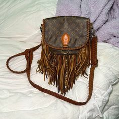 Color-Dirty Blonde Brown Bohemian Bucket Bag, Bohemian Brown Bucket Shoulder Bag, Brown Bohemian Satchel With Fringe, Bohemian Beige Fringe Shoulder Bag, Bohemian Brown Shoulder Bag With Fringe, Short Fringe, Bags Vintage, Dirty Blonde, Boho Bags