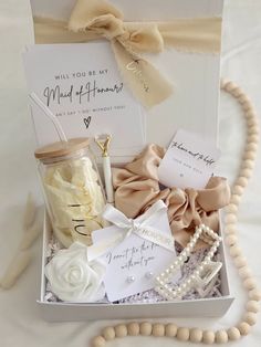 Wedding Box For Bridesmaids, Bridemaids Gifts Box, Bridemaids Proposals Box Diy, Bride Asking Bridesmaids, Bride Gifts To Bridesmaids, Maid Of Honour Box Ideas, Bridesmaid Proposal Box Aesthetic, Bridemaids Gifts Package, Maid Of Honor Gift Box Ideas Bridesmaid Proposal