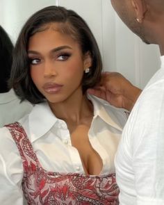 Bob Hairstyles On Black Women, Style Short Hair Bob Black Women, Ryan Destiny Bob, Hairstyles For Oval Face Shape Black Women, Lori Harvey Bob Hairstyle, Middle Part Short Hair Black Women, Short Side Bob Black Women, Neck Length Silk Press, Lori Harvey Short Bob