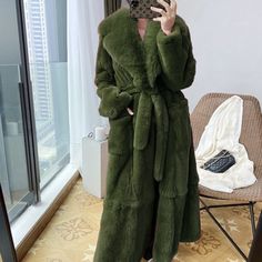 Product information: Style: Chinese shirt length: Medium Fabric composition classification: artificial fur Fabric composition: rabbit fur Color: khaki, black, army green, pink, apricot, light gray, wine red, red, blue Size: S, M, L, XL, 2XL, 3XL, 4XL, 5XL Suitable age: 40-49 years old Style type: urban casual Collar type: V-neck Main style: simple commute Size Information: Note: 1. Asian sizes are 1 to 2 sizes smaller than European and American people. Choose the larger size if your size between Black Overcoat, Plus Size Belts, Womens Faux Fur Coat, Rabbit Fur Coat, Plush Coat, Parka Women, Winter Outwear, Coat Women Fashion, Fur Coats Women