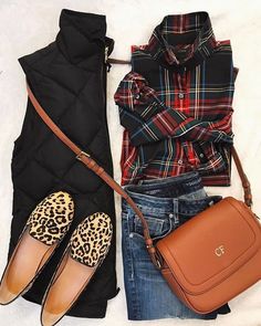 Winter Blouses, Preppy Winter, Plaid And Leopard, Leopard Print Shoes, Print Shoes, Style Preppy, Fall Winter Style, 가을 패션