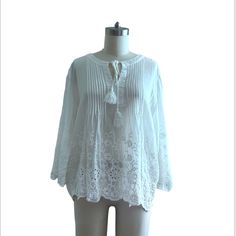 Solitaire Eyelet Cotton Embroidery Ivory Blouse Size Large Long Sleeve Embroidered Lace Top For Summer, Summer Long Sleeve Embroidered Lace Top, White Lace Patchwork Cotton Top, White Cotton Lace Patchwork Top, White Cotton Lace Top With Patchwork, Summer Floral Embroidered Long Sleeve Lace Top, Summer Long Sleeve Lace Top With Floral Embroidery, Casual White Blouse With Lace Work, White Lace Top With Floral Embroidery And Long Sleeves