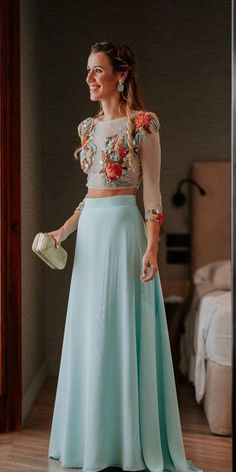 Bride And Groom Dress, Boho Mother, Mother Of Bride Outfits, Mother Of The Bride Dresses Long, Mother Of The Bride Gown, Wedding Dress Guide, Mother Of Groom Dresses, Stylish Mom, Dress Guide