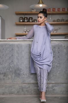 Embroidered Lavender, Kaftan Designs, Designer Kurti Patterns, Pakistani Fashion Casual, Kurti Designs Party Wear, Simple Pakistani Dresses, Stylish Party Dresses, Party Wear Indian Dresses, Dress Indian Style