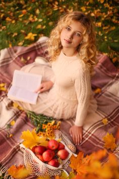 Autumn Photography Portrait, Autumn Photoshoot, Outdoor Portrait Photography, Fall Shoot, Vintage Autumn, Outdoor Portraits, Fall Photoshoot, Fall Pictures, Photography Portrait