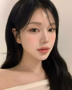 Korean Makeup Look Cool Tone, Natural Tone Makeup, East Asian Makeup, Natural Makeup Korean, Bride Makeup Natural, Makeup Drawing, Cool Makeup Looks