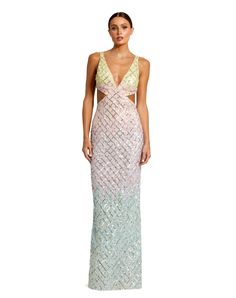 Mac Duggal

 Tissu de superposition en maille embelli ; Doublure 100% polyester

 Entièrement doublé

 Col en V

 Sans manches




 Fente au dos




 Découpes côtés et dos




 Fermeture éclair dissimulée au dos

 Environ. 62,5" du haut de l'épaule à l'ourlet inférieur

 Disponible en arc-en-ciel




 Modèle #6049 Rainbow Prom Dress, Summer Bridesmaid Dresses, Ombre Prom Dresses, Rainbow Style, Rainbow Ombre, Bride Groom Dress, Rainbow Fashion, Daytime Dresses, Floor Length Gown