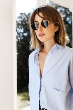 #rayban #factory #outlet Your Favourite Remain Within Doors Sunglasses Circle, Aesthetic Sunglasses, Sunglasses Aesthetic, Sunglasses Cute, Short Haircuts With Bangs, Best Bob Haircuts, Sunglasses Outfit, Sunglasses Oversized