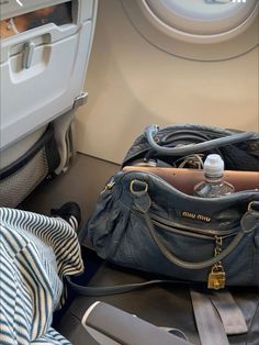 Miu Miu Vitello Bow Bag, Miu Miu Bag Aesthetic, Bag Inspo Aesthetic, Vintage Bag Aesthetic, Instagram Story Travel, Bag Airport, Trust Fund Baby, Golden Goose Outfit, Shoes Golden Goose