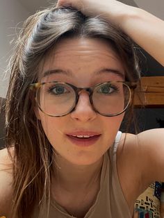 Brunette Glasses Aesthetic, Glasses On Brunettes, Blue Eyes Glasses Aesthetic, Glasses For Dark Hair, Glasses For Blue Eyes, Glasses For Brown Hair, Glasses For Brunettes, Brown Glasses Aesthetic, Girls With Glasses Aesthetic