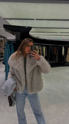 White Fur Coat Outfit, Vinter Mode Outfits, Fur Coat Outfit, Winter Mode Outfits