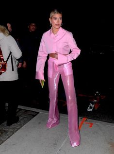 ɢ ᴏ ᴏ ᴅ ʟ ɪ ғ ᴇ « Hailey Bieber Pink Outfit, Extra Party Outfits, Monochromatic Outfit Party, Vogue Party Outfits, Bright Party Outfit, Hailey Bieber Party Outfit, Pop Of Pink Outfit, Monochrome Party Outfit, Valentines Party Outfits