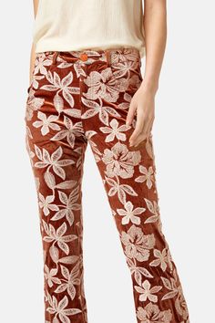 Stand out in these fantastic embroidered velvet kick flares. Complete the outfit with the matching jacket! 95% Polyester 5% Elastane. Lining 100% Cotton. Hand wash only. Winter Party Outfit, Traffic People, Brown I, Velvet Flares, Embroidered Velvet, Velvet Trousers, Vintage Inspired Fashion, Winter Party, Kick Flares