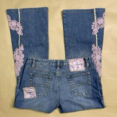 Hyper Feminine, Easy Diy Clothes, Artsy Outfit, Where To Buy Clothes, Dream Jeans, Jeans Y2k, Sewing Clothes, Jean Outfits