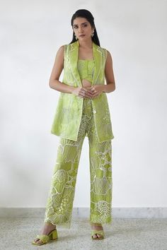 Shop for Mishru Green Organza Lesly Embroidered Blazer Pant Set for Women Online at Aza Fashions Embroidered Coord Sets For Women, Party Blazer Outfits For Women, Traditional Blazer Outfits For Women, Blazer Indian Outfits For Women, Maiyan Board, Pants Set Outfit Women, Organza Blazer, New Dress Design Indian, Indo Western Outfits For Women