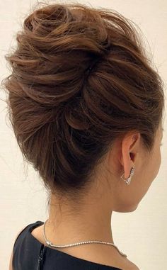 High French Twist Updo, High Chignon, French Pleat Hair, High French Twist, Wedding Hair High Updo, Modern French Twist, Classic Updo Hairstyles, Machiaj Smokey Eyes, French Roll Hairstyle