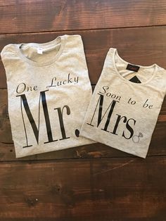 Bride And Groom T Shirt Ideas, Engagement Tshirts Just Engaged, Couple T Shirts For Pre Wedding, Couple Tee Shirts Ideas, Engagement Shirts Couple, Champagne Engagement Party, Bridal Crafts