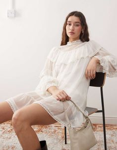 Vestidos de Miss Selfridge Los eventos especiales nunca habían sido tan fáciles Cuello alto Mangas voluminosas Detalle de volantes Corte estándar White Tiered Chiffon Mini Dress, Ruffled A-line Chiffon Mini Dress, White Short-sleeved Ruffled Tiered Dress, White Ruffled Vintage Prairie Dress, Bohemian Off-white Mini Dress With Ruffles, Jane Dress, Leggings Sale, Dress Bra, Plus Size Skirts