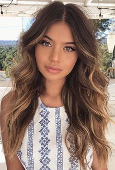 Pinterest | Elga Sulejmani Latina Hair, Sofia Jamora, Brown Hair Balayage, Long Brown Hair, Balayage Brunette, Brown Hair With Highlights, Hair Pictures, Light Brown Hair