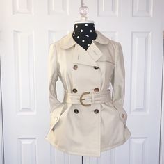 Coach Trenchcoat Jacket With Gold Buttons Tan Coach Jacket Slightly Used Dry Cleaned !!!! Product Details Cotton & Polyester Leather Details Button Closure Button Pockets Adjustable Belt Water-Resistant Smoke Free House Fast Shipper Not Trades Open To Offers Bundle For Savings Leave Questions Coach Jackets, Tan Jacket, Coach Jacket, Adjustable Belt, Home Free, Gold Buttons, Poppies, Trench Coat, Size 2