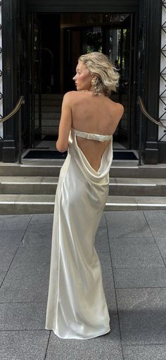 Tube Dress Outfit Classy, Satin Tube Dress, Tube Maxi Dresses, Bodycon Evening Dress, Open Back Maxi Dress, Dress Tight, Gisele Bundchen, Candice Swanepoel, Bodycon Maxi Dresses