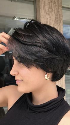 Asian Short Bob Hairstyles, Women Hair Cuts 2023 Medium, Short Bob Stacked Hairstyles, Short Bob Hairstyles 2023, Graduated Bob Haircuts Short, French Bob Haircut Short, Really Short Haircuts For Women, Short Hairstyle Women 2023, Straight Pixie Haircut