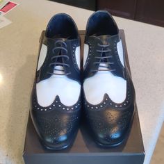 New In Box Men's Black And White Dress Shoe Fitted White Dress Shoes With Leather Sole, White Fitted Dress Shoes For Parties, Classic White Dress Shoes For Party, Classic Fitted White Dress Shoes, White Dress Shoes, Wingtip Shoes, Oxford Sneakers, Brown Dress Shoes, Suede Oxfords